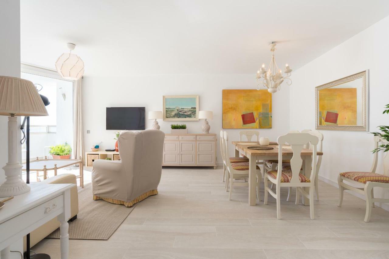 Tgh/ Marbella Beachfront And Center ภายนอก รูปภาพ